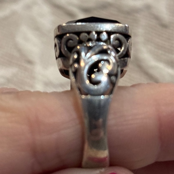 Sterling Silver & Onyx Ring - Picture 2 of 4